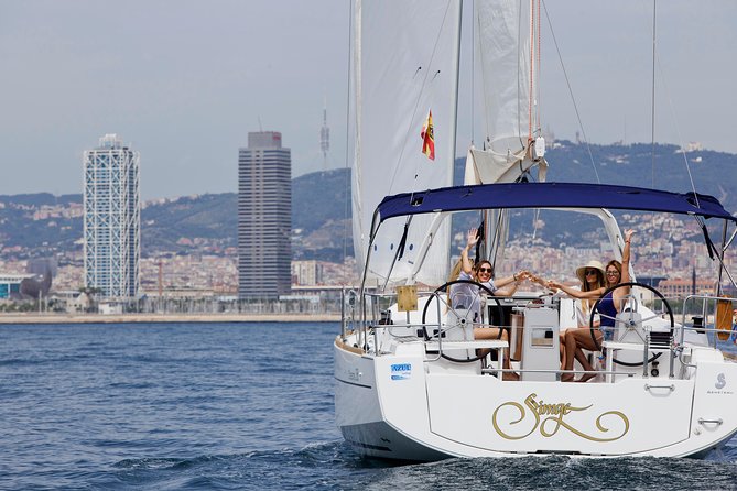 1h Refreshing Sailing Tour in Barcelona with Open Bar & Snacks - El Peix, Frank Gehry’s golden fish and why it looks different every moment
