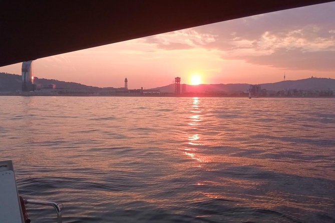 2-Hour Sailing Tour in Barcelona with Open Bar & Snacks - Sailing Past the Harbor and Spotting Real Barcelona Boats