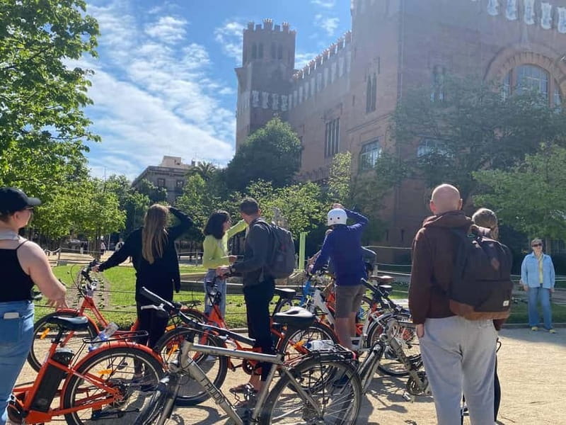 Barcelona: 1.5-Hour Sightseeing Tour by Bike/Electric Bike - Barceloneta and Port Vell: Waterfront Views Without the Long Walk