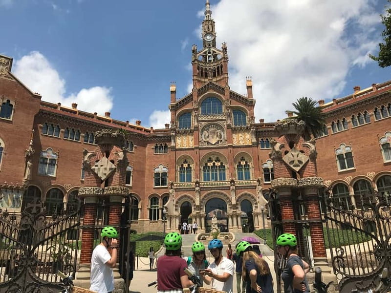 Barcelona: 1.5-Hour Sightseeing Tour by Bike/Electric Bike - Why the Guide Can Make or Break the Whole Ride