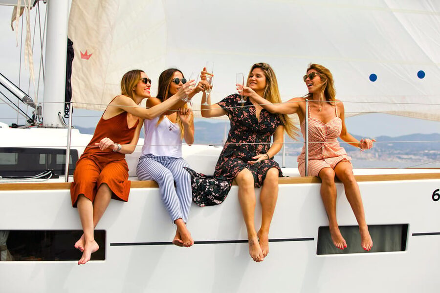 Barcelona 1 hour Scenic Sailboat Tour with Snacks and Drinks - The 21-minute sail out: skyline views from a new angle