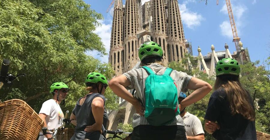Barcelona: 2.5-Hour Bike or E-Bike Historical Tour - Key things to know before you ride