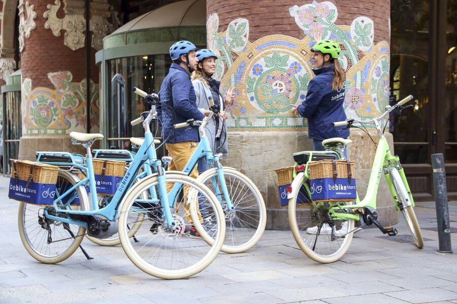 Barcelona: 2.5-Hour Bike or E-Bike Historical Tour - Price and Value at About $28, What You Get for the Time