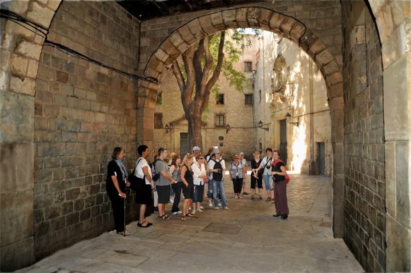 Barcelona 2-Hour Gothic Walking Tour - Key highlights at a glance