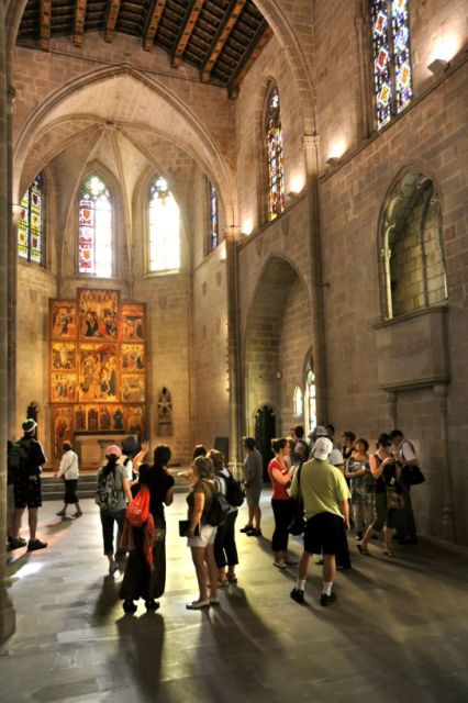 Barcelona 2-Hour Gothic Walking Tour - The first streets: where you learn to read the neighborhood