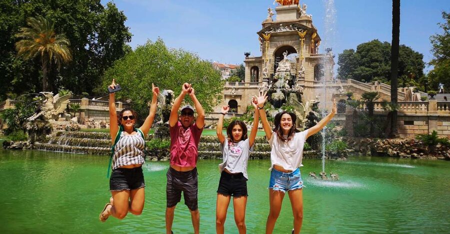 Barcelona: 2-Hour Private City Highlights Kickstart Tour - The Gothic Quarter on foot: narrow streets, history you can feel