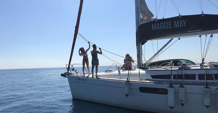 Barcelona: 2-Hour Sailboat Tour with Paddle Boarding - Key things I’d circle before you book