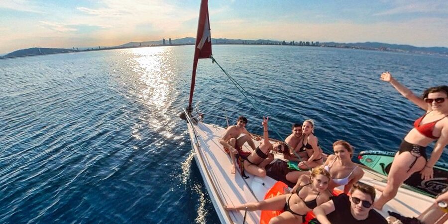Barcelona: 2-Hour Sailboat Tour with Paddle Boarding - The route: Port Olímpic to the best viewpoints along Barcelona’s coast