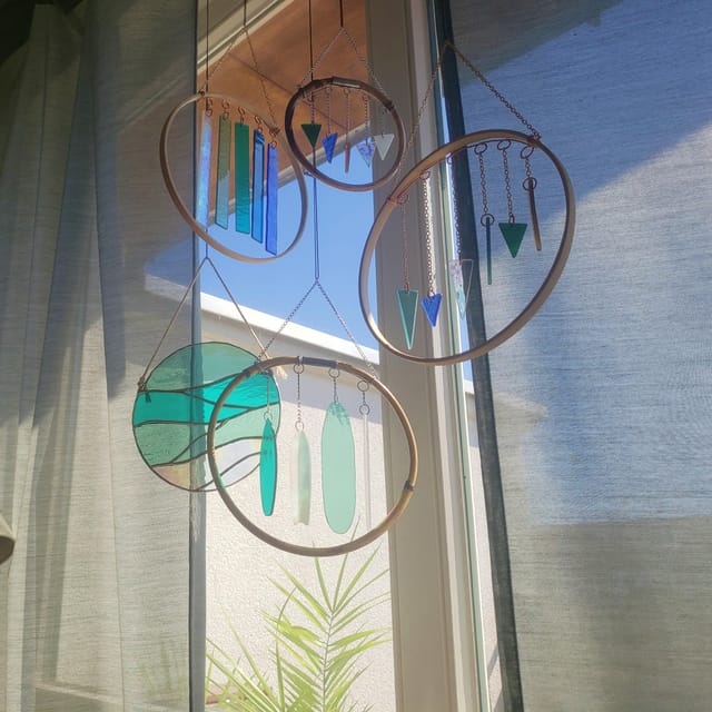 BARCELONA: 2h Glass Art Workshop, create your Suncatcher! - Learning the tools that actually shape the final look