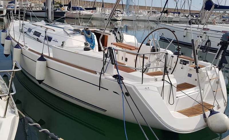 Barcelona 2h private sailing tour with local Skipper - Price and value: what $442 per group really buys