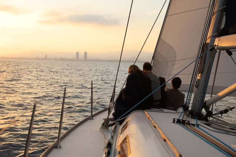 Barcelona 2h private sailing tour with local Skipper - Boarding and the 2-hour flow, step by step