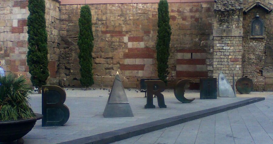 Barcelona: 3-Hour Esoteric, Spiritual & Historical Tour - Templars and Freemasons: symbols you can spot with your own eyes