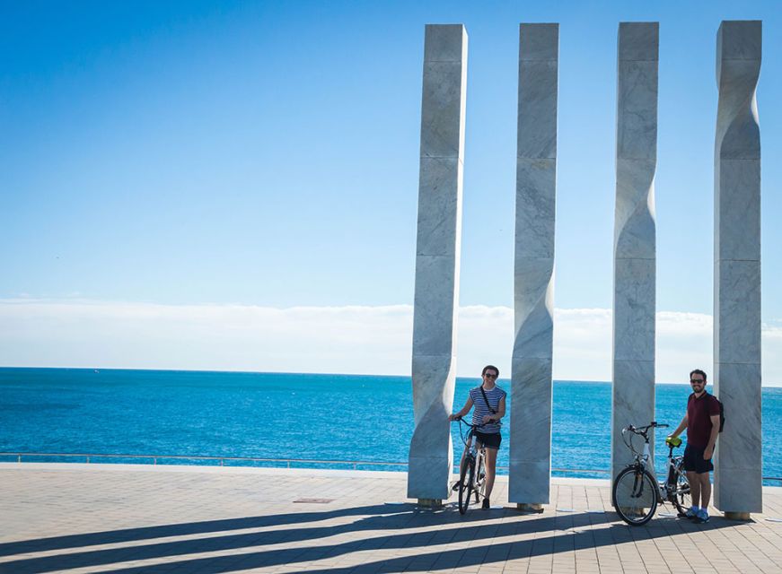 Barcelona: 4-Hour E-Bike Photography Tour - Tapas and drinks at the end: the social payoff