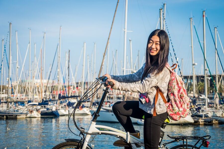 Barcelona: 4-Hour E-Bike Photography Tour - Agbar Tower and the city loop feel