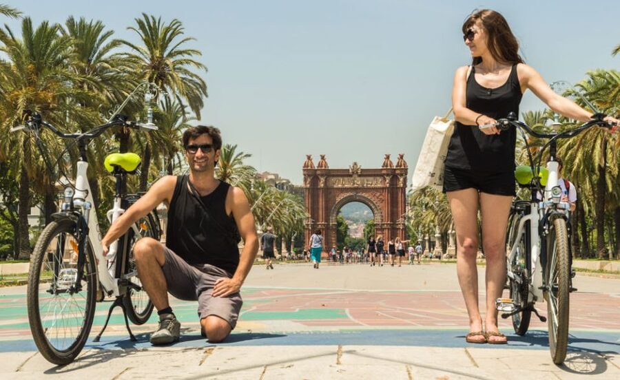 Barcelona: 4-Hour E-Bike Photography Tour - Why the e-bike beats walking for photos in Barcelona