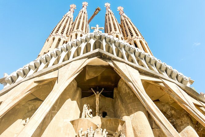 Barcelona all included: Sagrada, Park Güell, Montjuic & Gothic - Why this Barcelona highlights day works, even with a packed schedule