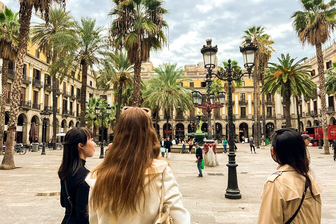 Barcelona all included: Sagrada, Park Güell, Montjuic & Gothic - Montjuïc from high above: private transport to the viewpoints that make sense