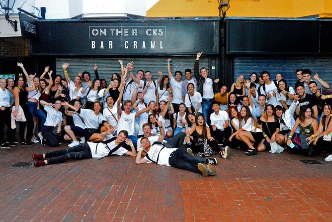 Barcelona Bar Crawl - The Night’s Rhythm: Free Shots, Discounted Drinks, and Photos