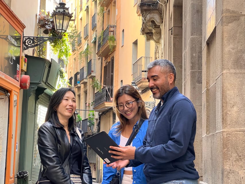 Barcelona: Barri Gotic Small Group Walking Tour - Small-group tour reality: you may get a more personal experience