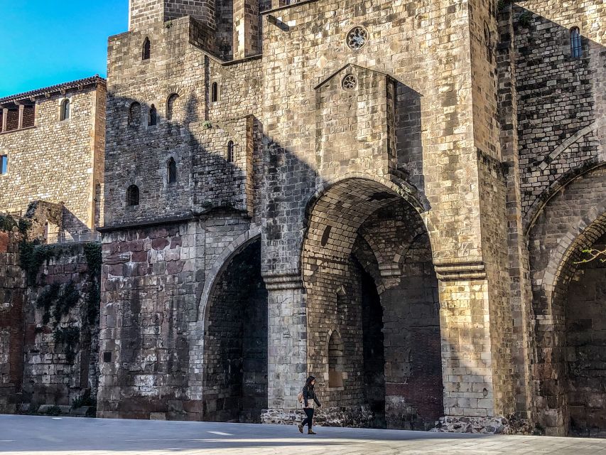 Barcelona: Barri Gotic Small Group Walking Tour - Price and value: why $35 can be a smart use of time
