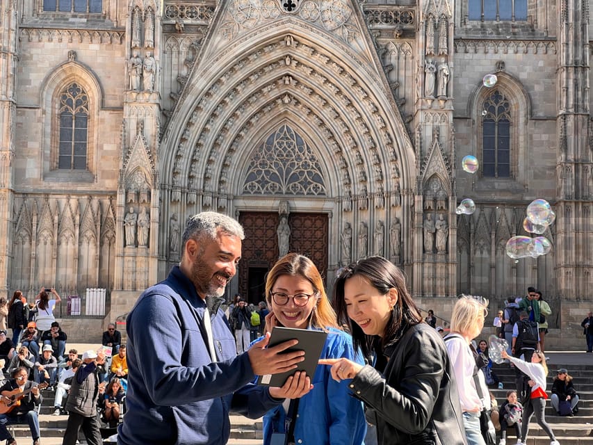 Barcelona: Barri Gotic Small Group Walking Tour - The route that turns street-level sights into real stories