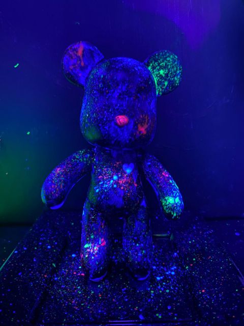Barcelona: Bear-brick Fluorescent Painting | Wine and Art - Fluorescent Paint Basics: How to Get a Clean, Cool Result