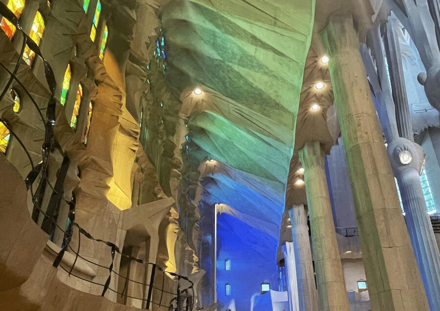 Barcelona: Best of Sagrada Familia Private Tour - Timing tip: early mornings and late afternoons are your best friends