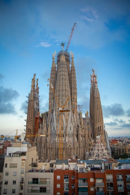 Barcelona: Best of Sagrada Familia Private Tour - Meeting point and skip-the-line entry that actually saves time