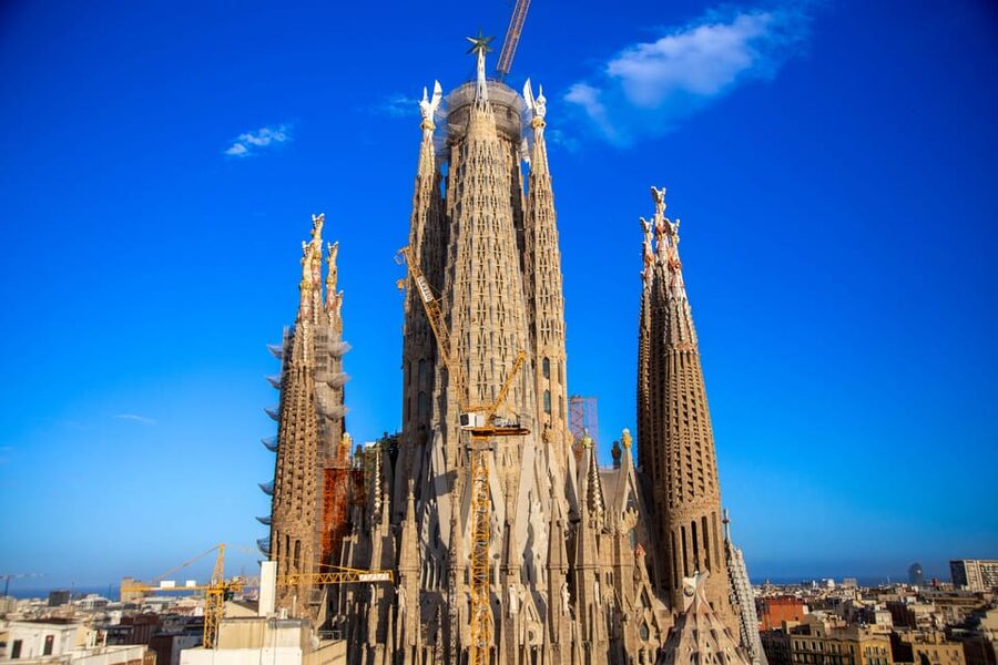 Barcelona: Best of Sagrada Familia Private Tour - Your guide matters more than you think