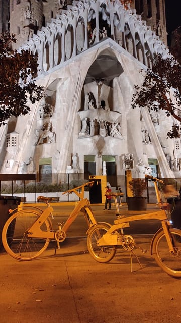 Barcelona Bicycle Tours: Evening City Tour - Sagrada Familia at Evening: How the Ride Changes the Icon