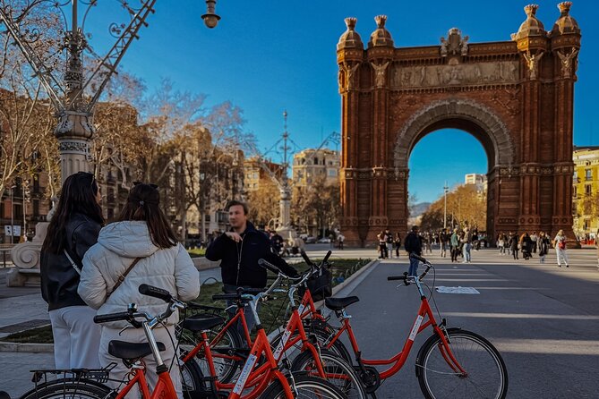 Barcelona: Bike or eBike Tour, Top Sights & Local Insights - Arc de Triomf to Parc de la Ciutadella, easing into the city
