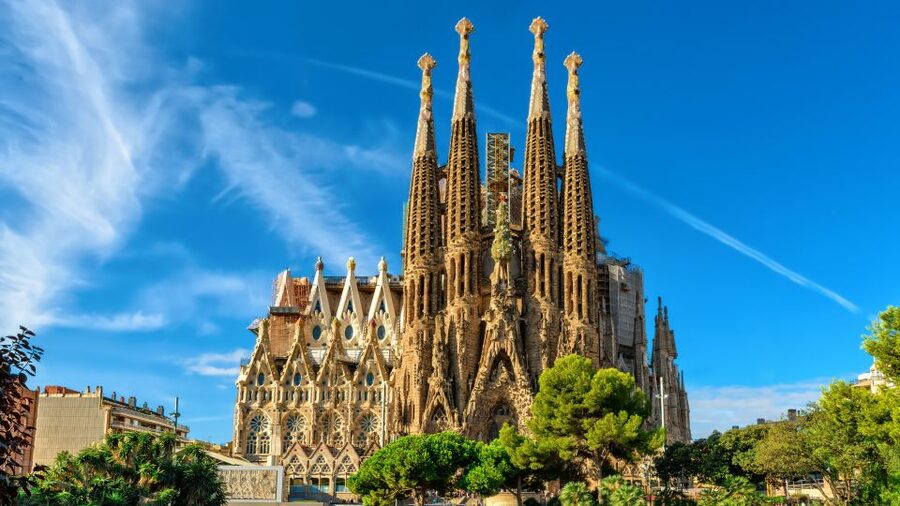 Barcelona: Bike Tour & Sagrada Familia Skip-the-Line Tickets - A bike-and-Gaudí day that makes sense of the city