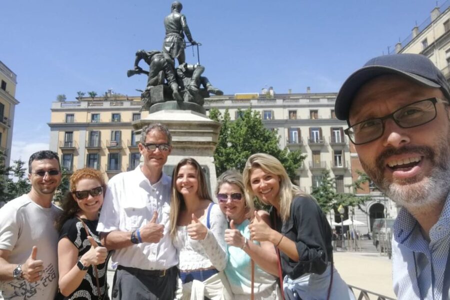 Barcelona Cable Car Sky Views, Magic Fountain & Castle Visit - Tapas and local drink break: fuel without turning it into a long lunch