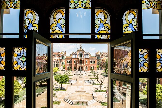 Barcelona Card: Museums + Transport for 72h, 96h or 120h - City scale day: CosmoCaixa, Olympic sights, and the gardens