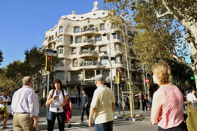 Barcelona Card: Museums + Transport for 72h, 96h or 120h - Unlimited public transport plus free airport rail, Terminal 2 only