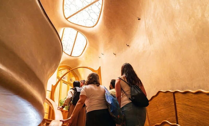 Barcelona: Casa Batlló Tour and Optional White Rabbit Museum - Gaudí Cube 360º: A Smart Ending to the Walk