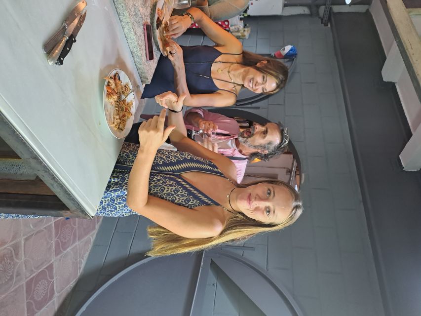 Barcelona: Catalan Paella Cooking Class - From meeting door to finished paella: what happens