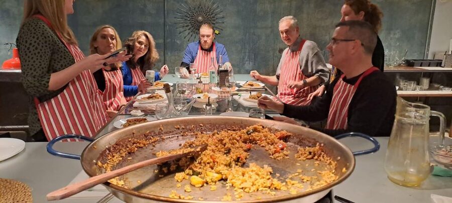 Barcelona: Catalan Paella Cooking Class - Finding the restored kitchen near Park Guell