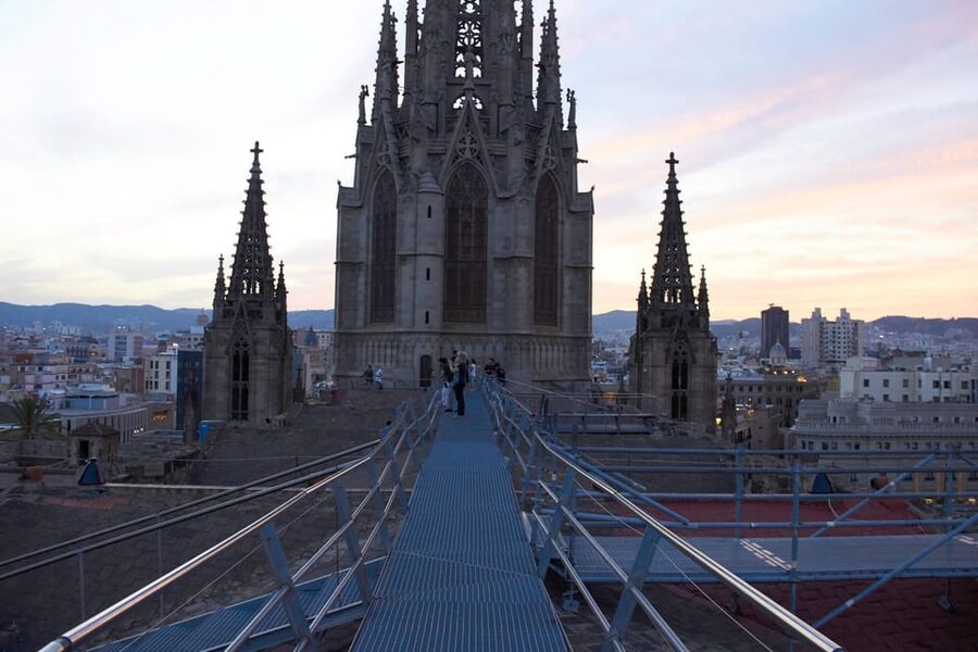 Barcelona Cathedral: Sunrise Tour & Breakfast - What the Included Guide and Small Group Actually Do for You