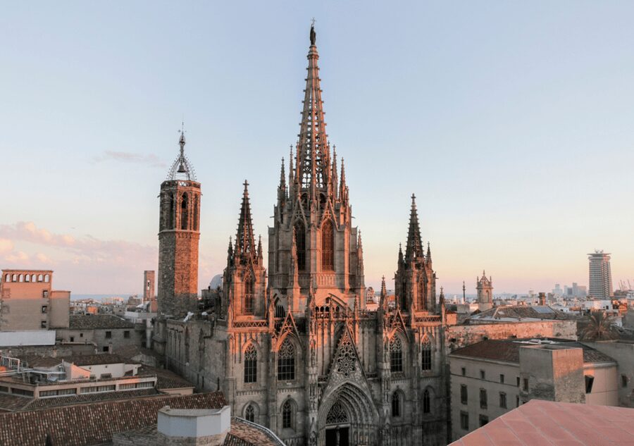 Barcelona Cathedral: Ticket, Guided Tour and VR Experience - Saint Lucia’s Chapel and the Details You Only Get With a Guide