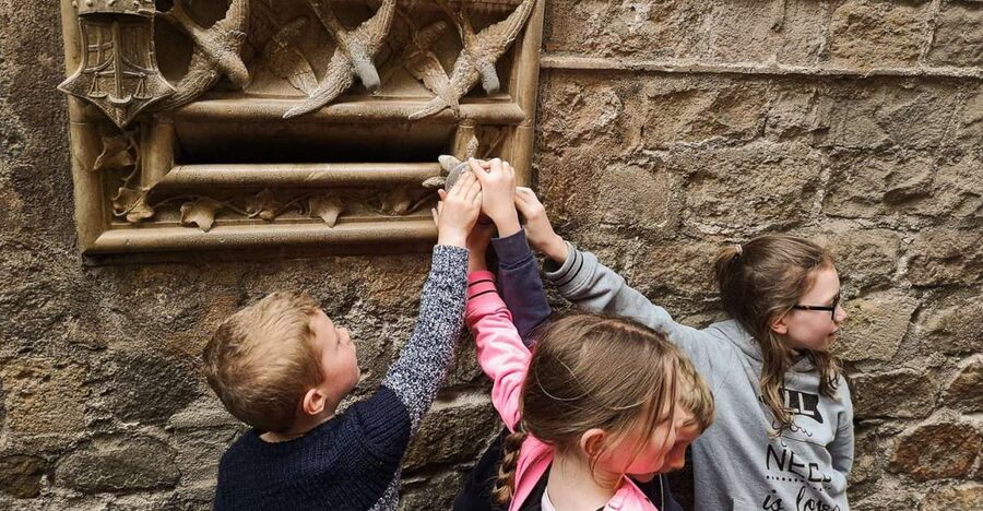 Barcelona: Churros, Hot Chocolate, and Games Family Tour - Key Highlights That Make This Tour Work for Families