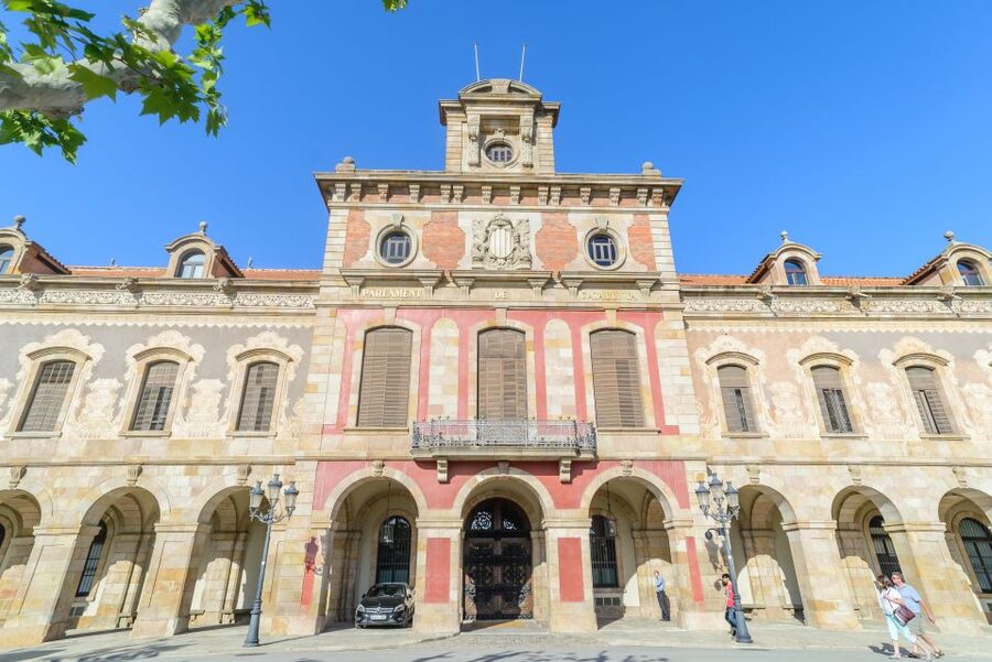 Barcelona: City and Seafront Guided Segway Tour - Arc de Triomf and Parc de la Ciutadella, monuments plus plants