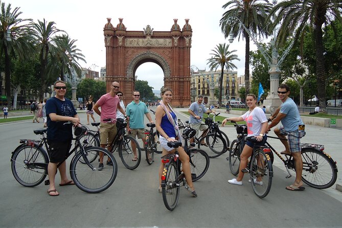 Barcelona City Highlights Bike Tour - Arco di Trionfo and Parc de la Ciutadella: Photo Backdrops Plus Breathing Space