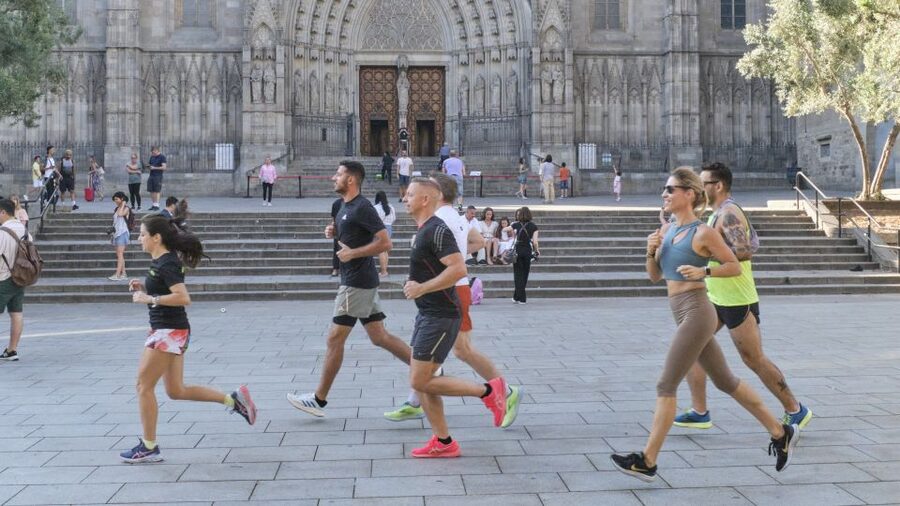 Barcelona: City Highlights Guided Running Tour - Who should book this Barcelona highlights running tour