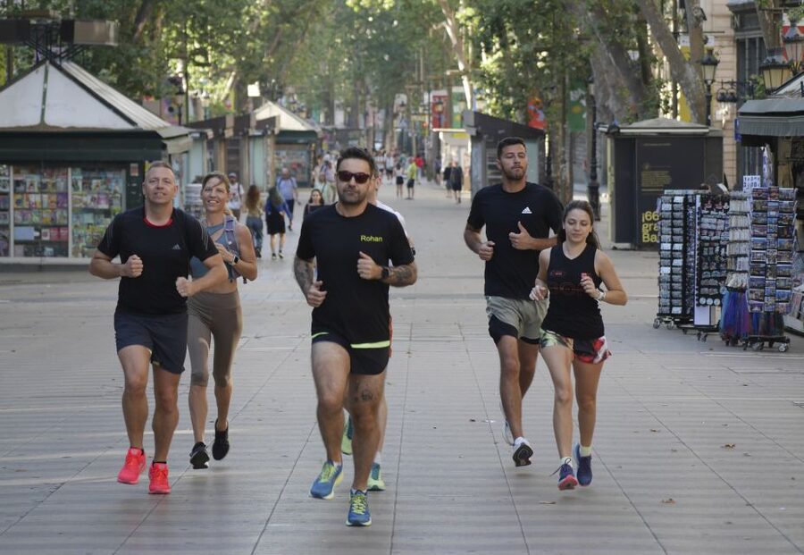 Barcelona: City Highlights Guided Running Tour - Water, photos, and what you’ll take away besides photos