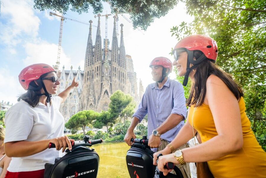 Barcelona: City Highlights Segway Tour - Arc de Triomf to Eixample edges: pride, architecture, and timing