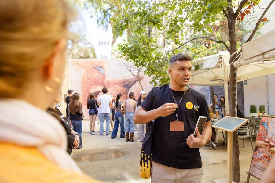 Barcelona: City Walking Tour with Local Guide - Stop-by-stop: what you see at each highlight
