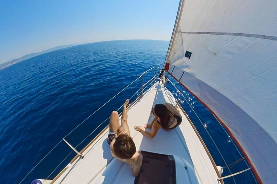 Barcelona: Coastline Boat Trip with Snacks and Cava - Key points before you board
