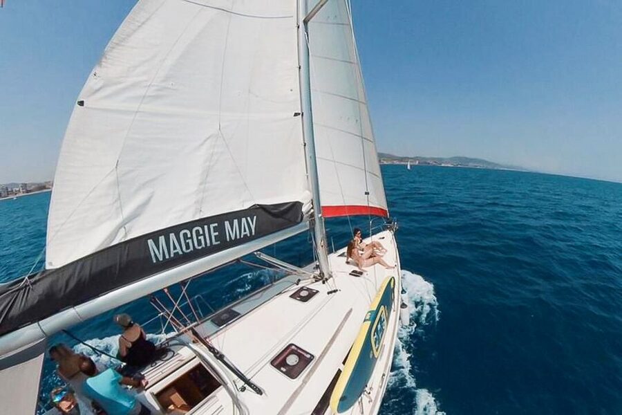 Barcelona: Coastline Boat Trip with Snacks and Cava - What to bring so you feel comfortable right away