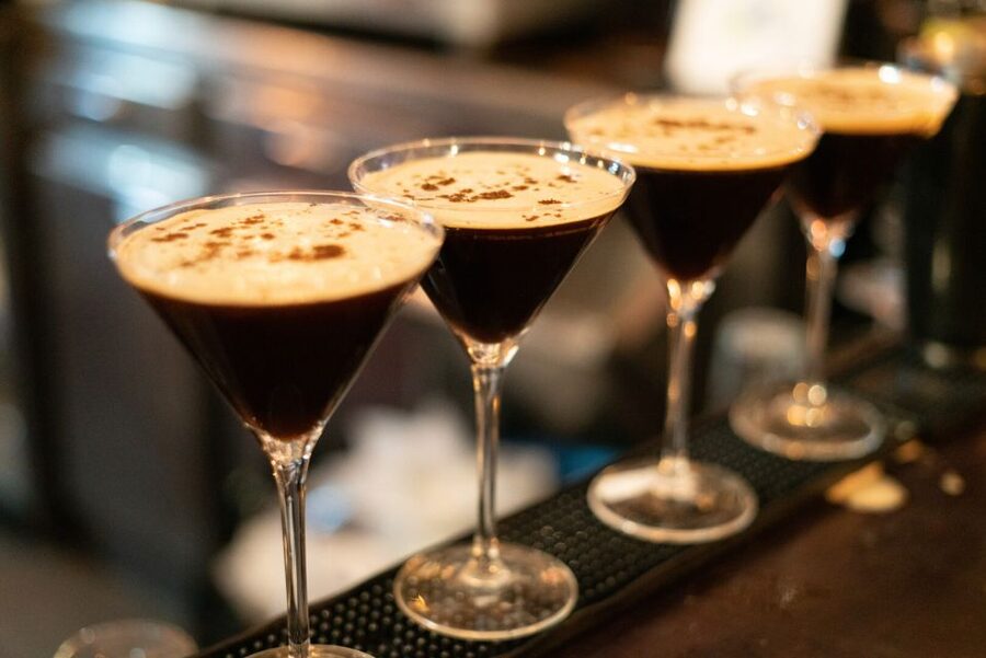 Barcelona: Cocktail Master Class by Mixologist with Tapas - Your 2-hour flow: how the night is structured